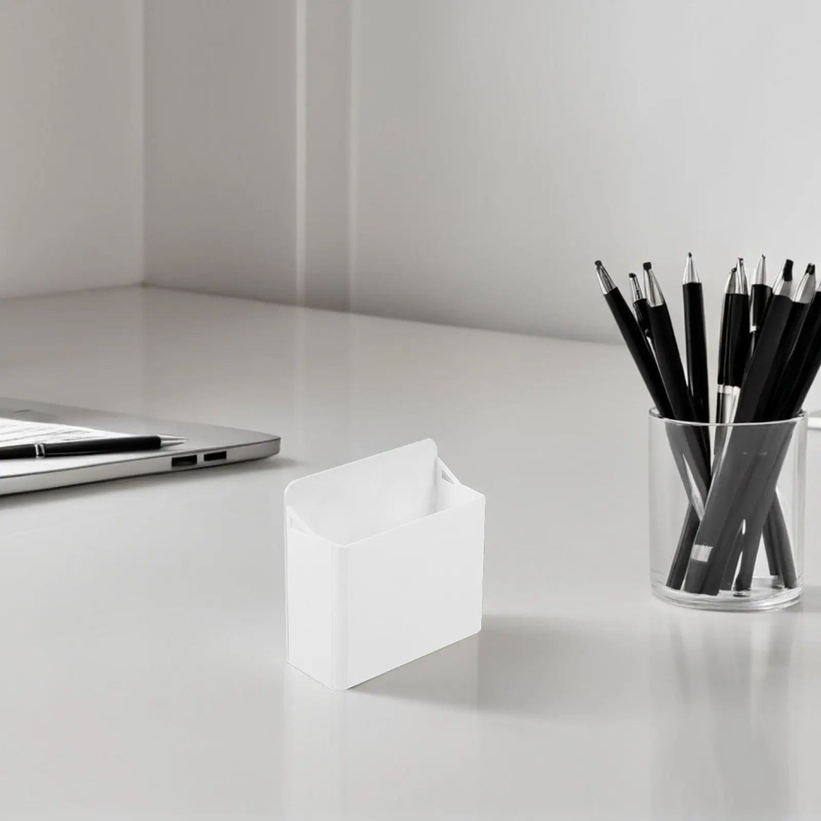 

Набор из 3-х держателей для маркеров на присосках: устойчивое хранение для стекла, плитки и гладких поверхностей в офисе и классе