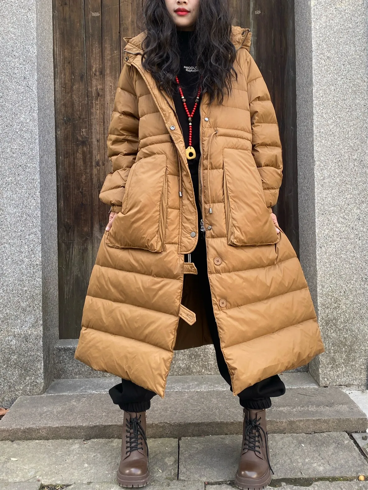 2026 European Style Winter New Women's Down Jacket Windproof Hooded Retro Jacket
