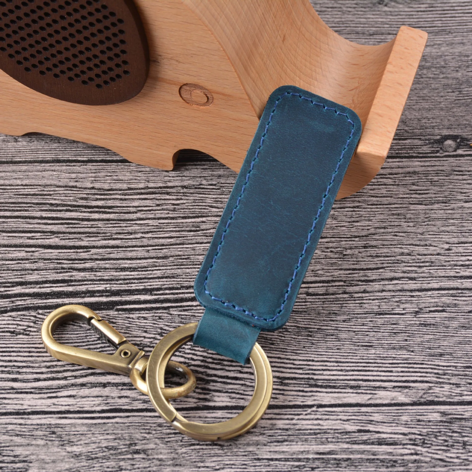 Genuine Leather Car Key Holder High Quality Housekeeper Men Crazy Horse Cowhide Vintage Key Chain Hook Ring Small Gift