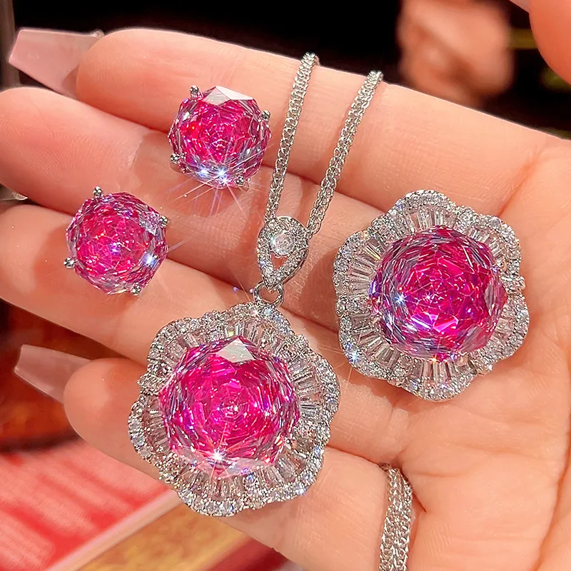 

Gold-plated jewelry set in millennium cut dragon fruit color, elegant and light luxury style for women 16-12m