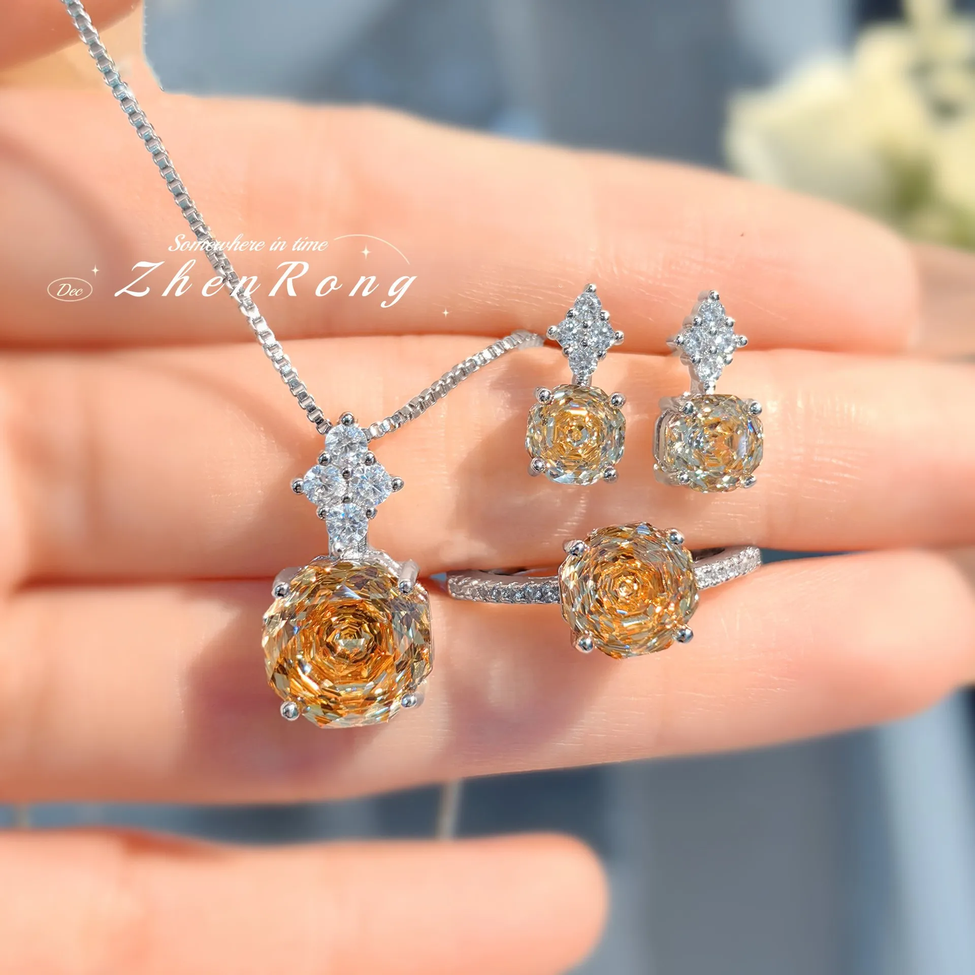 Exquisite and sparkling rose women's necklace, champagne colored ring, apple green earrings, pink colored treasure set