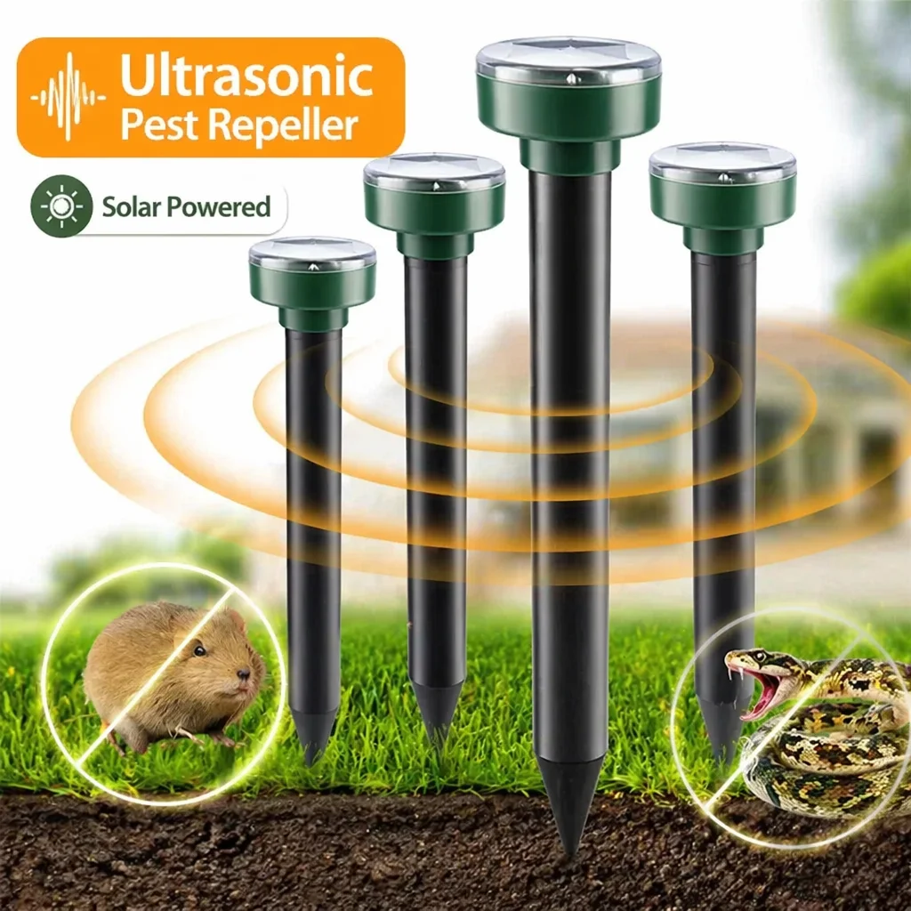 Solar Powered Ultrasonic Repeller LED Flash Light Outdoor Yard Snake Rat Mole Deterrent