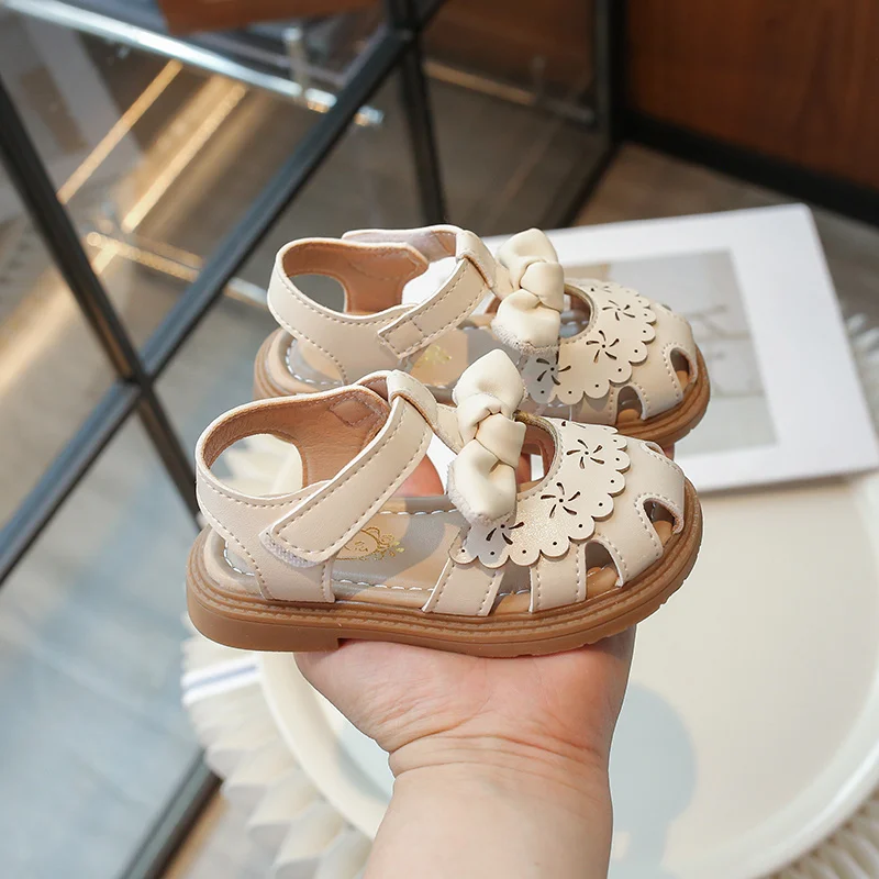 Summer Fashion Kids Comfortable Beach Round Toe Elegant Casual Hollow Flat Bottom Beautiful Baby Girls Children Student Sandals