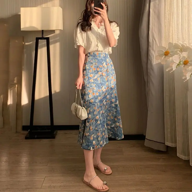 

Women's Summer Two-Piece Set Lace Top and Floral Midi Skirt