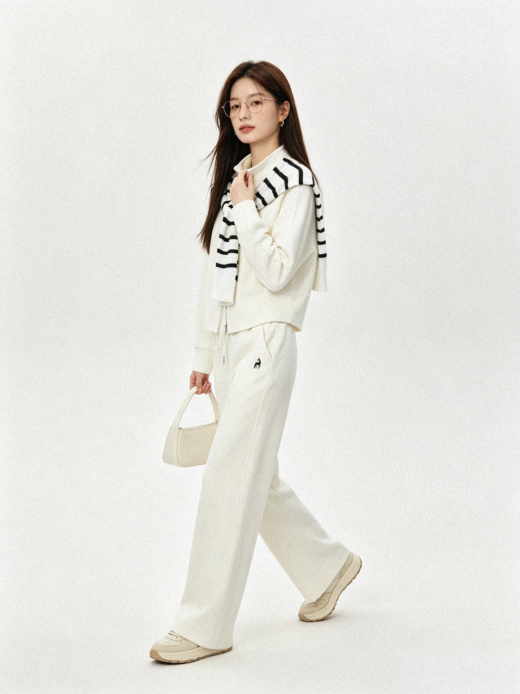 Early Autumn Casual Stripe Pattern Stand Collar Sweatshirt Jacket And Wide Leg Pants Slimming Set Anti Aging Trendy Women's F...