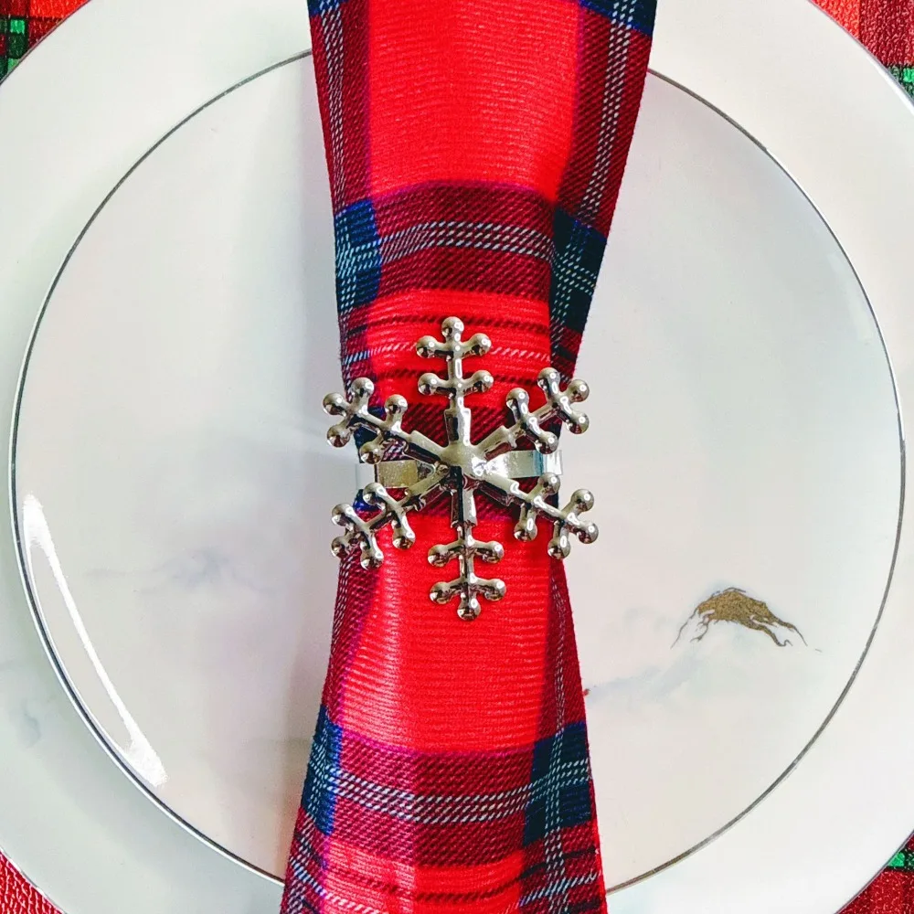 6PCS Gold/Silver Christmas Snowflake Napkin Ring Metal Electroplating Xmas Napkin Holder Festival Reusable Napkin Buckle