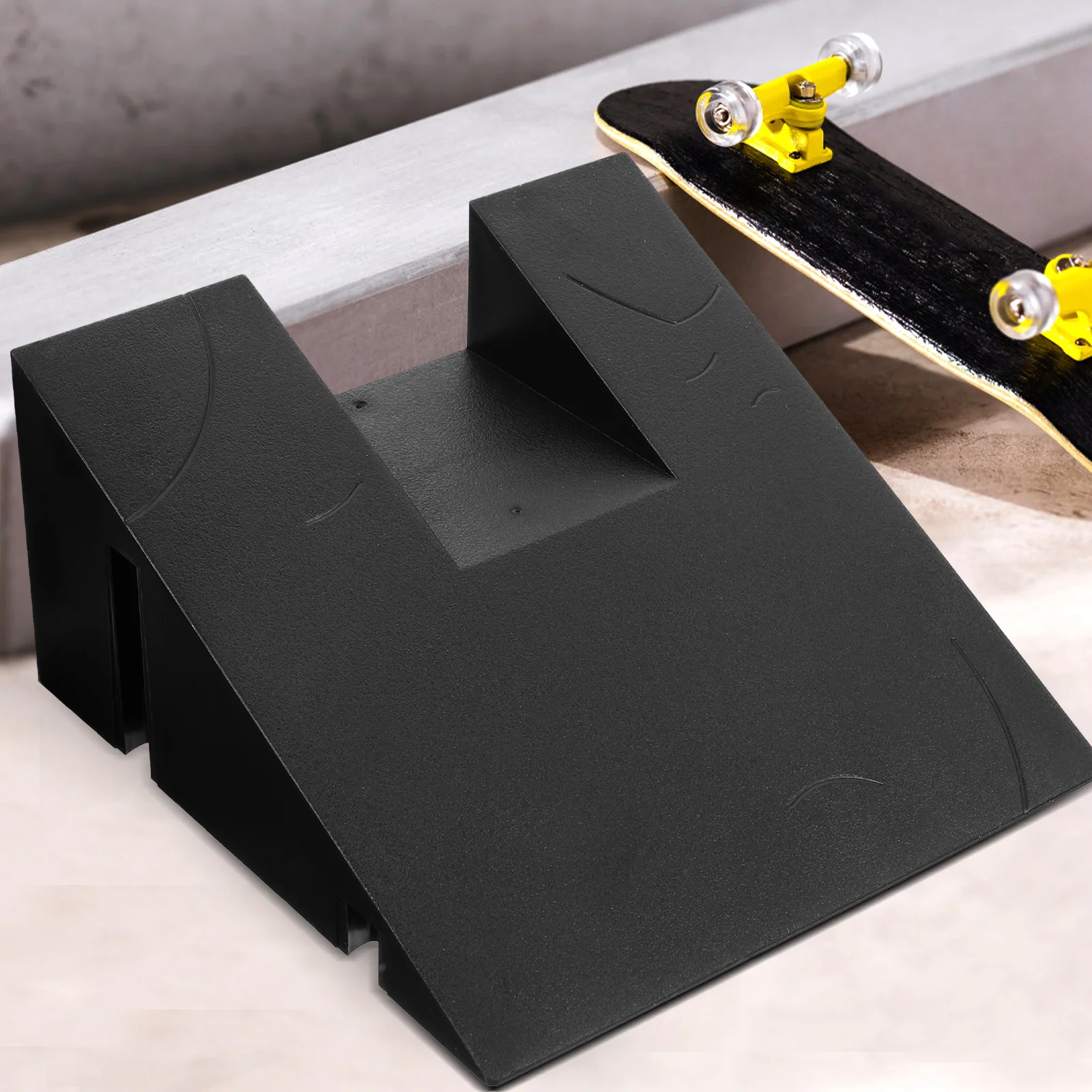 Oggetti di scena per luoghi di skateboard Kit per dita Skateboard giocattolo Rampe per parchi in plastica Rampe per parchi per bambini