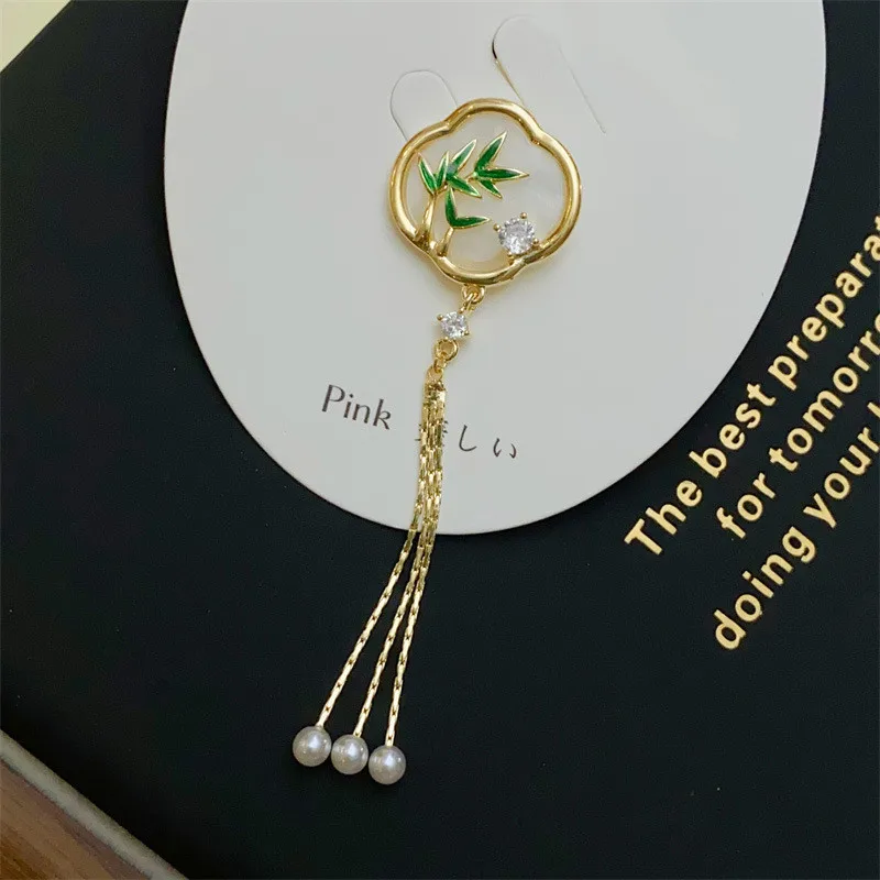 CC Coat Pins Chinese Vintage Style Cheongsam Pin Bamboo Shape Corsage Imitation Pearl Tassel Temperament Buckles Jewelry B326