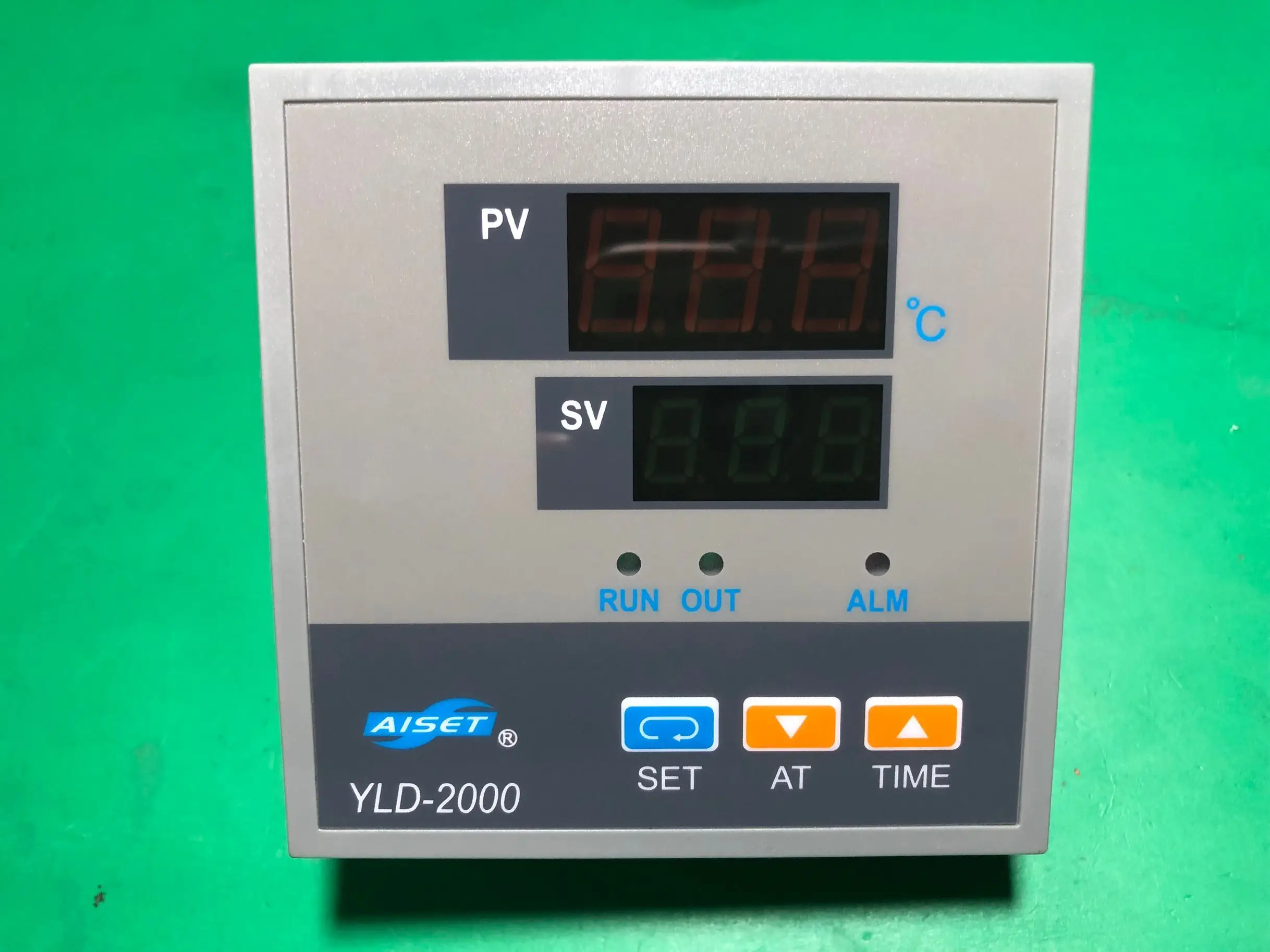 Shanghai Yatai Instrument Temperature Controller YLD-2000 2612V 2412V 2402V 2602V Drying oven temperature control