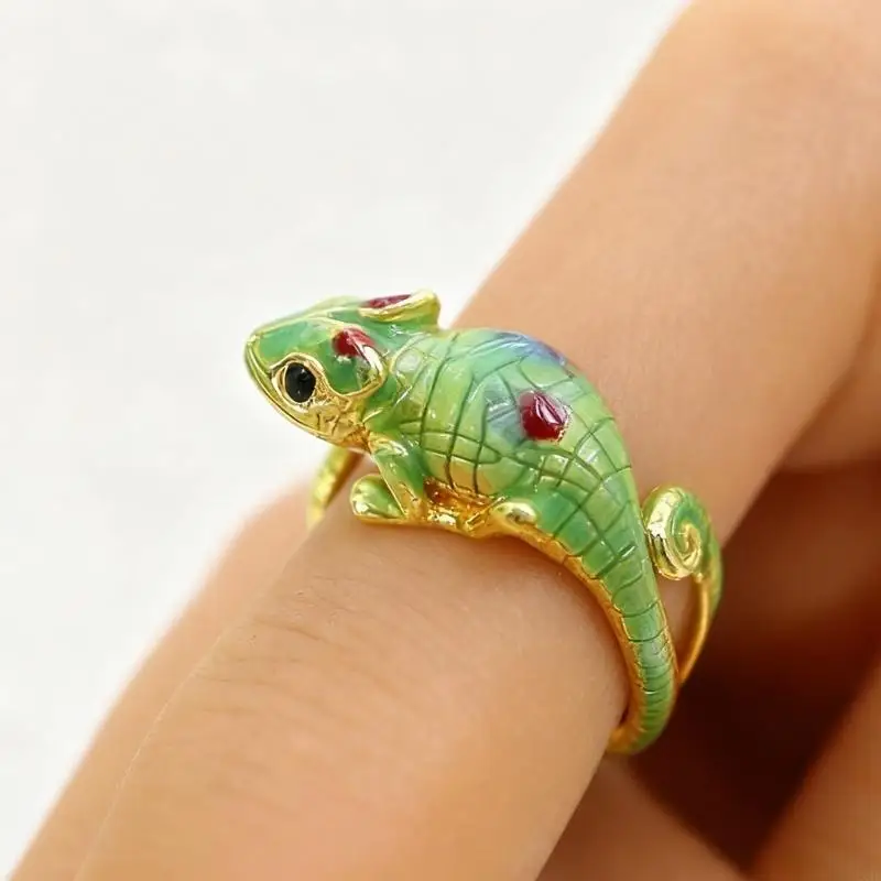 Shifts Rings Craft of Metal Alloy Offering Surprise Color Transformations as Unique Accessory Gift