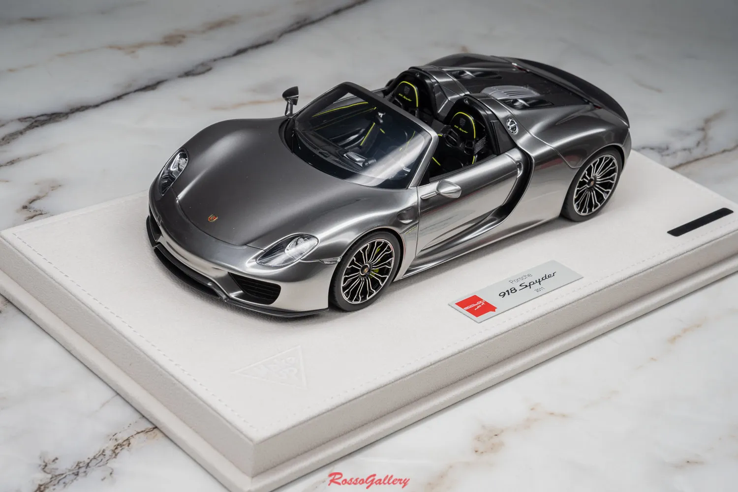 

Make Up 1:18 918 Spyder 2011 Simulation Limited Edition Resin Metal Static Car Model Toy Gift