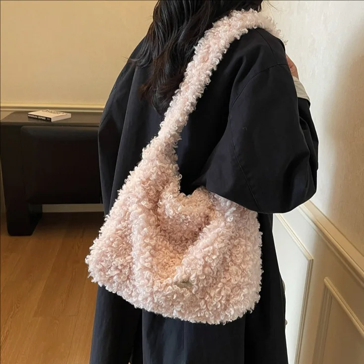 

Cute Sweet Small Batch Faux Lamb Wool Tote Bag for Women 2025 Thick Soft Designer Luxury Bag Large Capacity Versatile Shoulder