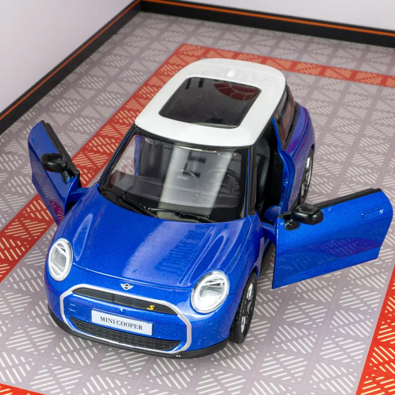 

1: 28 simulation BMW mini new energy sports car alloy model ornament with sound and light feedback for boys toy car