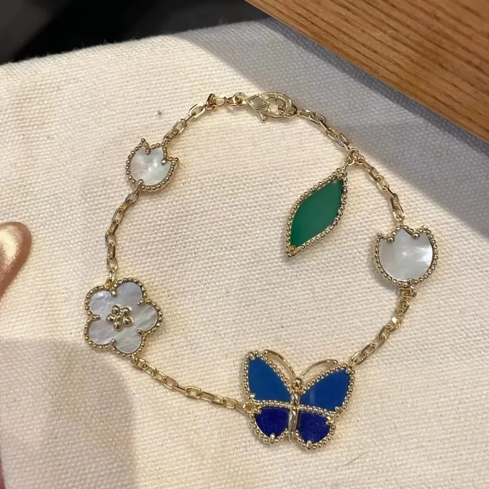 Retro Exquisite Butterfly Flower Design Gold Color Bracelets Inlaid with Seashell Premium Hand Accessory For Women