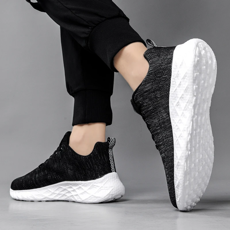 

Summer Breathable Flying Woven Large-sized Lightweight Mesh Lace-up Multi-color Breathable Lace-up Sports Men's Running Shoes