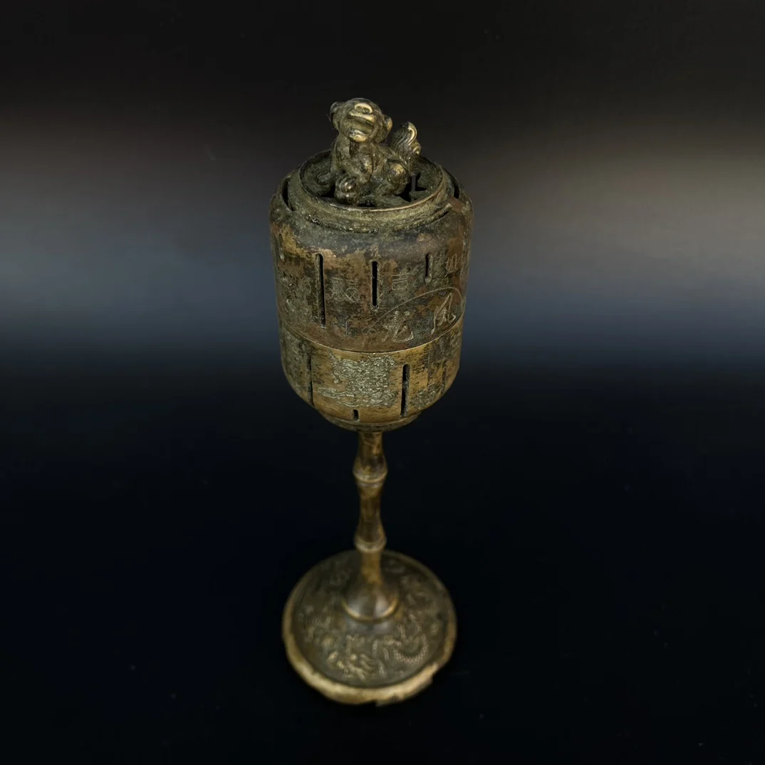 China retro brass creative dragon and phoenix chengxiang small incense burner inserted home aromatherapy ornaments.