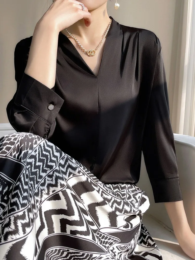 

2025 Summer New V-neck Shirt Mulberry Silk Temperament Women's Elegant Blousest Black Satin Office Lady Long-sleeved Shirt Top