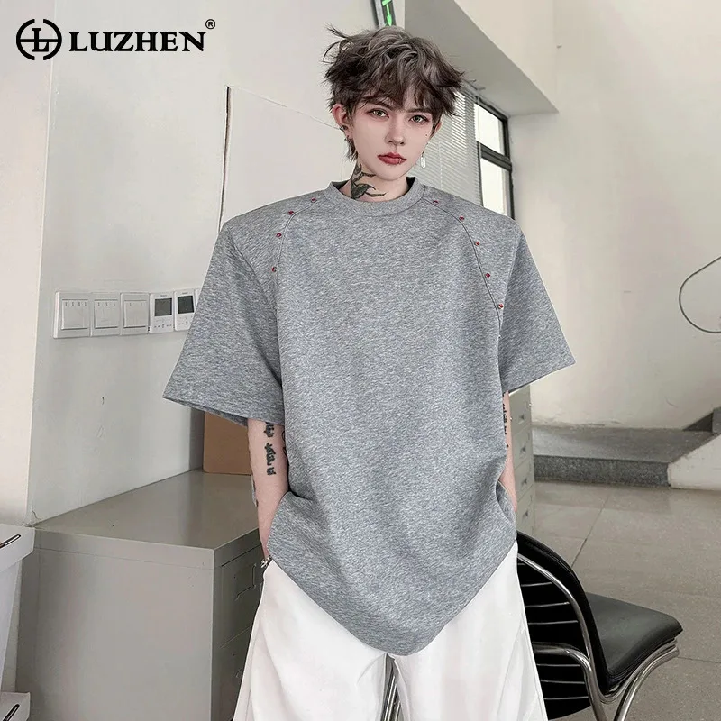 

LUZHEN 2026 Летняя мужская футболка с ромбовидными вставками и подплечниками, свободного кроя, повседневная, стильная, уличная, с коротким рукавом JY6384