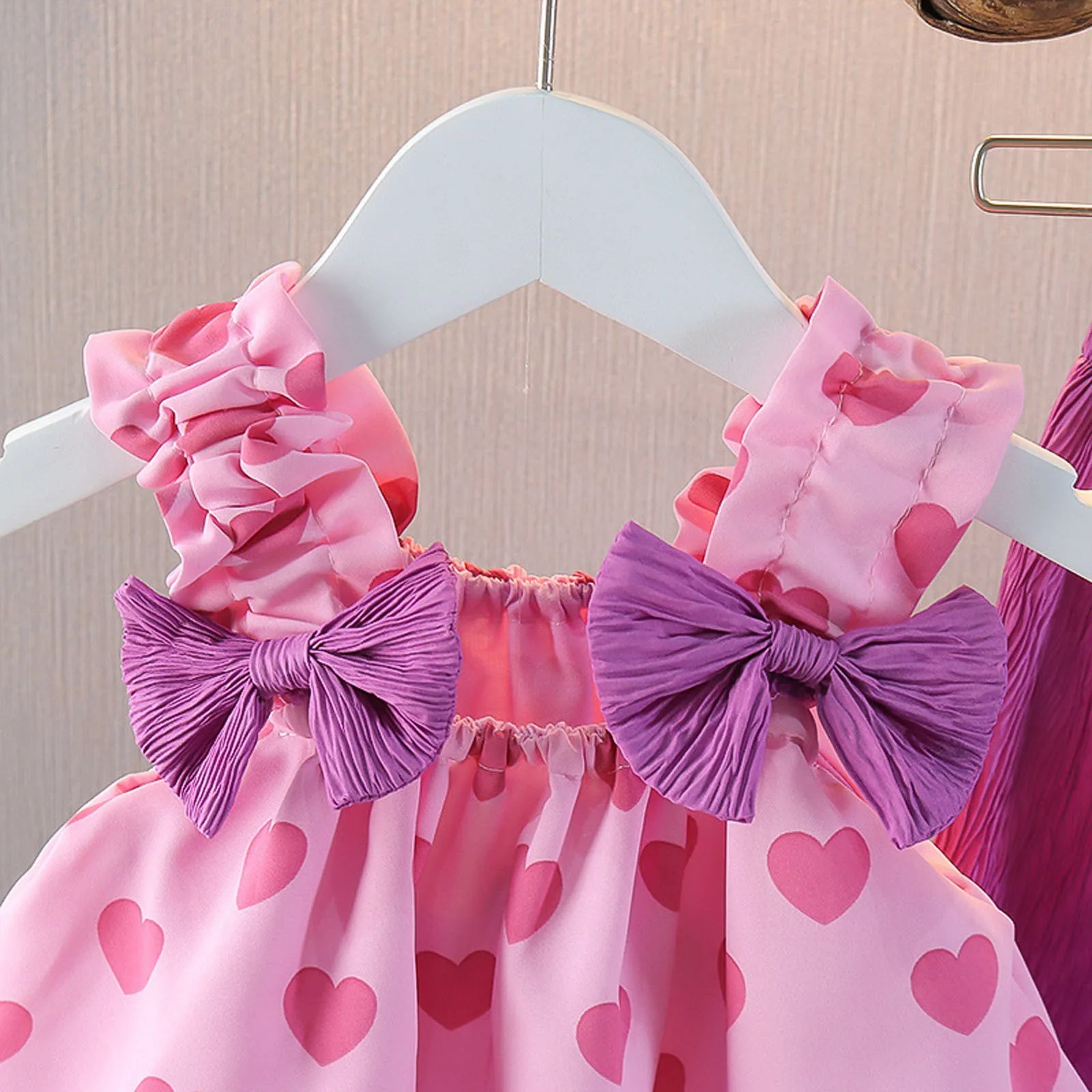 Valentine'S Day Children'S Sleeveless Love Printed Suspenders Chiffon Pod Little Shirt + Wide-Legged 7-Minute Pants Baby Set