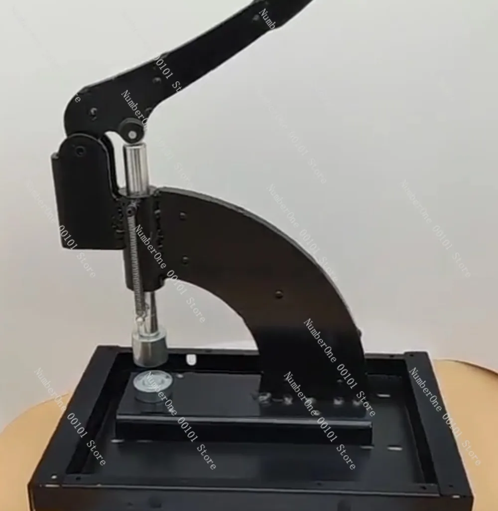 Tarpaulin buttoning machine truck rainproof quilt door curtain sunshade net knife scraper buttonhole punching machine
