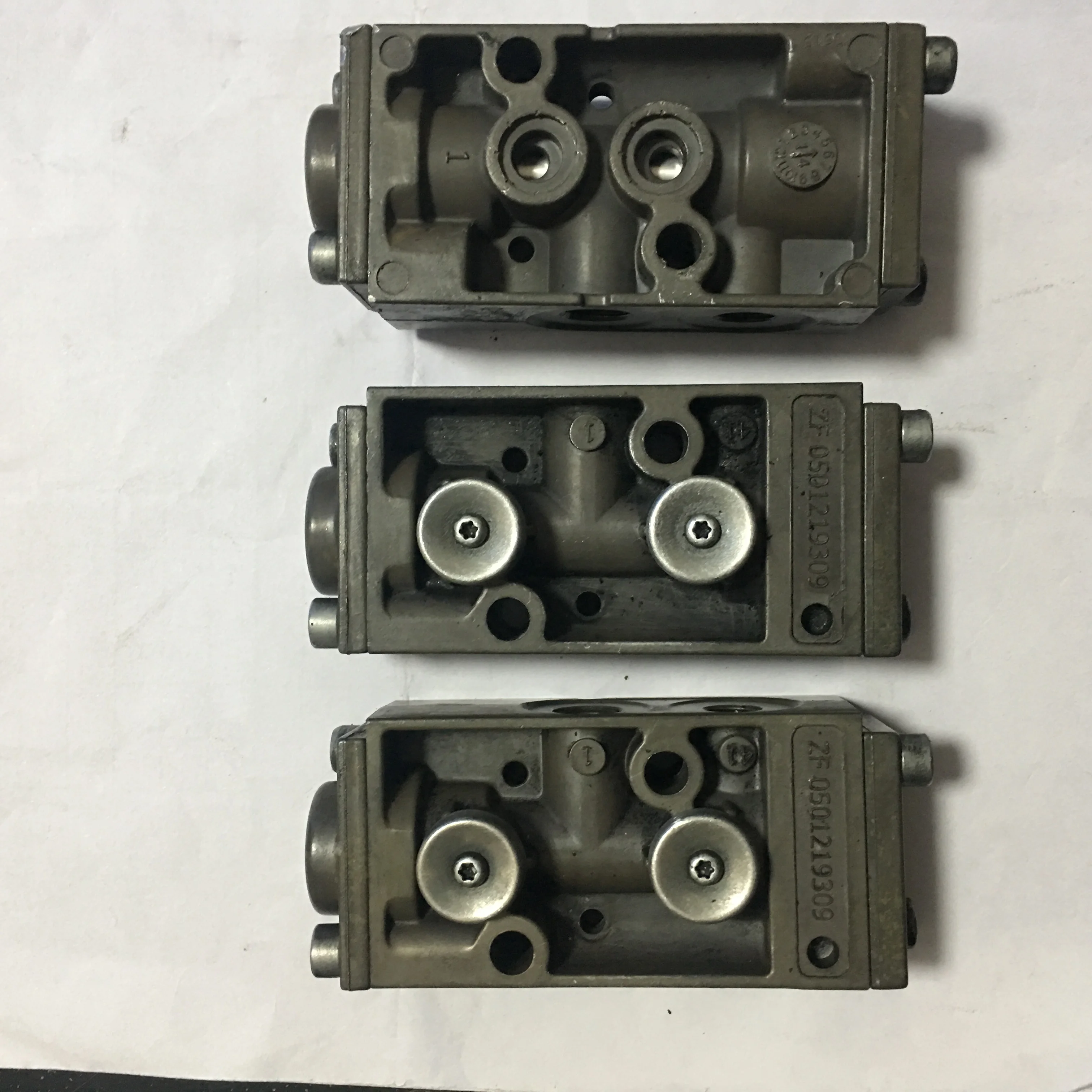 Truck Transmission Parts Five-way On-off 5/2 WAY VALVE 0501219309