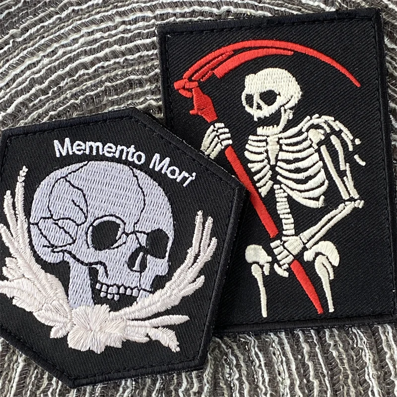 Memento Mori Embroidered Patch Skull Military Tactical Morale Badge Hook&loop Backpack Clothing Decoration Accessory Sticker