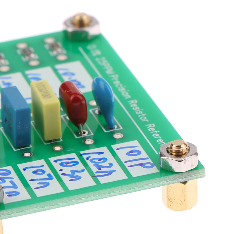 Scheda di riferimento di resistenza di precisione utilizzata con AD584 LM399 per calibare e calibrare i multimetri