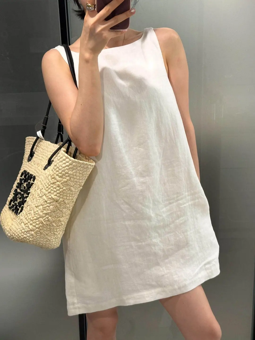 Sweet Summer Vacation Style Sleeveless Dress Women's New 2026 Simple White Elegant Skirt Polyester Fiber round Neck Casual Wear
