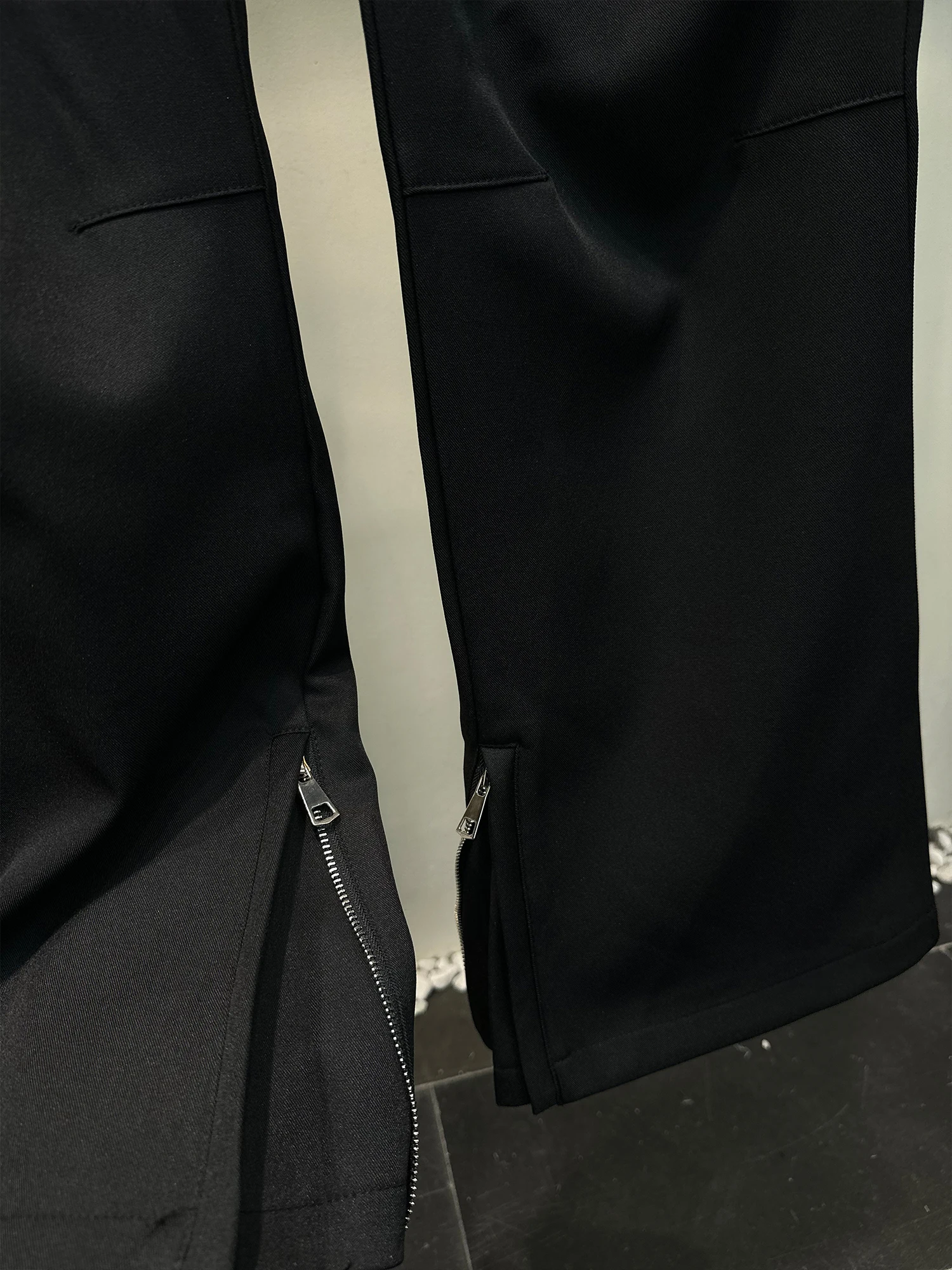 Male 2025 Four Seasons Wear Black Trousers Male American Style Niche Design Pleated Micro Flared Loose Casual Zipper Long Pants