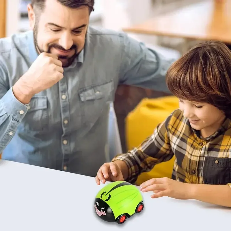 Vehículos extraíbles, juego de coches de empuje accionados por fricción para niños, juego de vehículos de carreras con forma de mariquita de dibujos animados divertidos, potencia de fricción