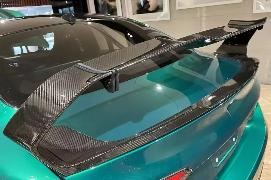 For Giulia Dry Carbon Fiber Tail QV Carbon Fiber Fixed Wind Tail Upgrade Free Piston