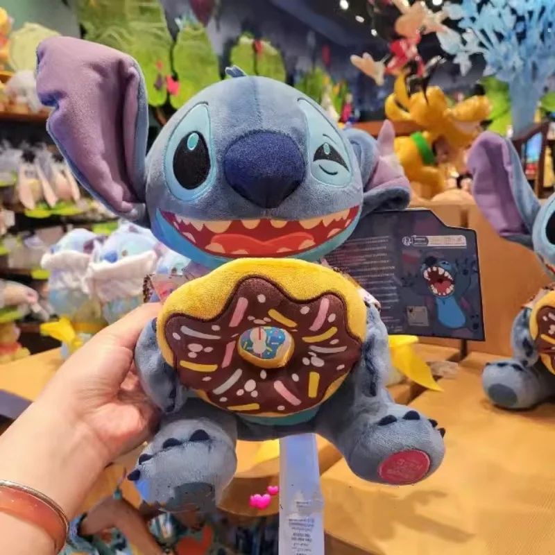 Shanghai Disneyland: Stitch knuffel en engelenpop van Lilo & Stitch. Verzamelbare souvenirs en geschikt Valentijnsdagcadeau