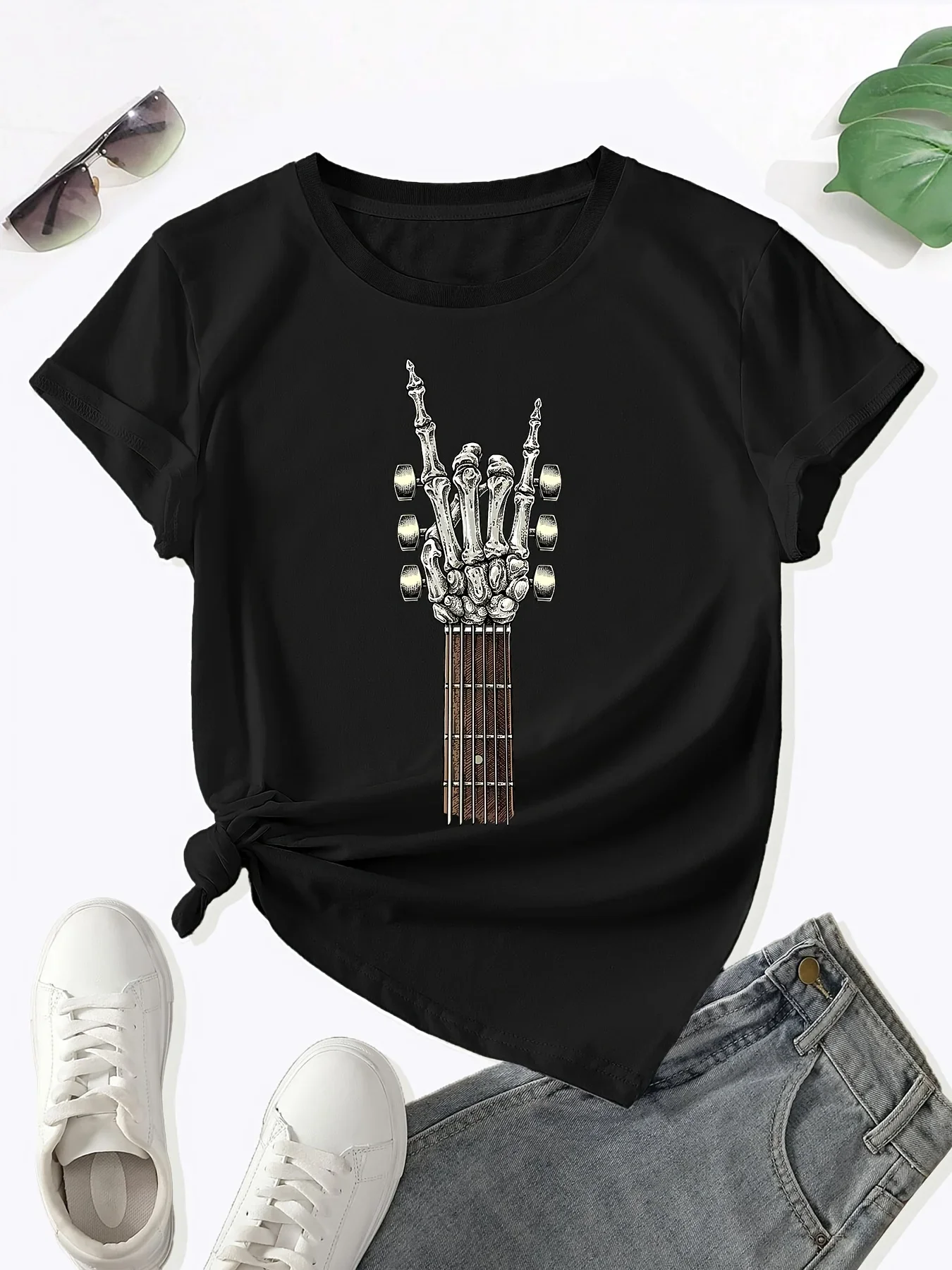 Rock on Guitar Print Okrągły dekolt T-shirt Wiosna Lato Harajuku Krótki rękaw Casual Top Vintage Grafika Odzież damska — zdjęcie 3