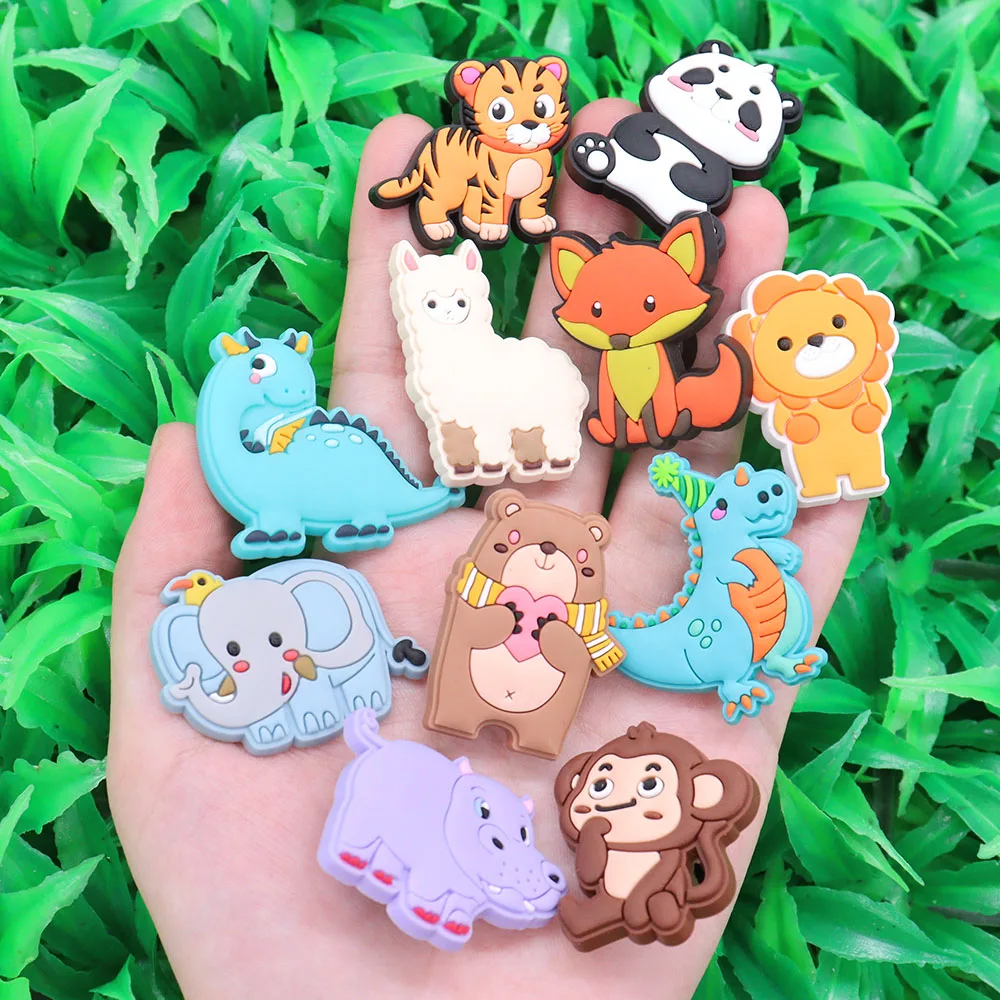 Hot Sales 1pcs Animals Cow Giraffe Alpaca Shoes Accessories Children Slippers Garden Shoe Buckle Decorations Fit Charms