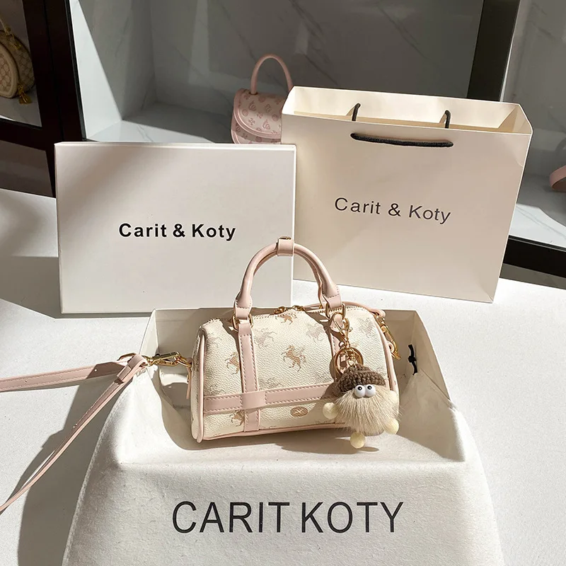 

Элегантная минималистичная сумка для подгузников от люксового бренда для женщин, дизайнерская кожаная сумка-тоут премиум-класса из Парижа для стильных поездок и вместительная сумка-тоут