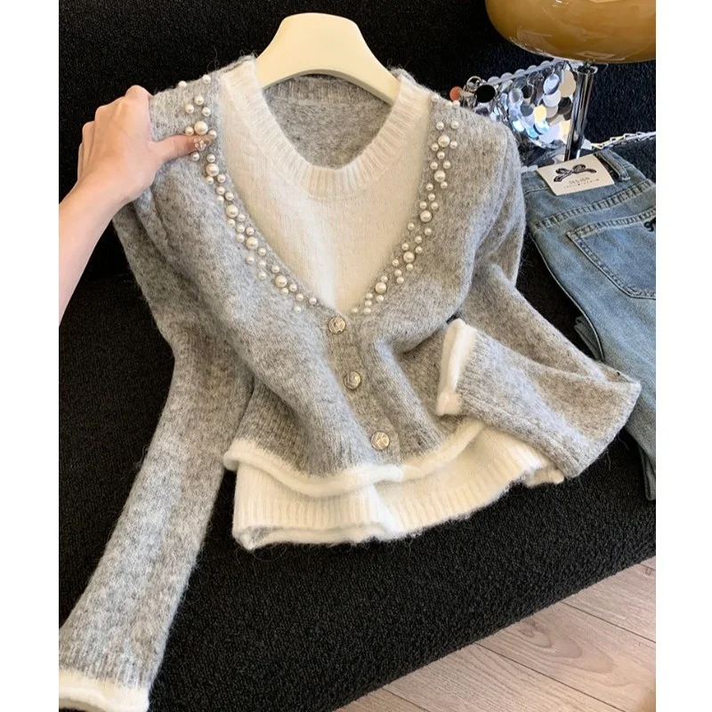 

Premium Feel Sequin Patchwork Fake Two-Piece Knitwear Women's Winter New Soft Versatile Sweater Commute Style Korean Version