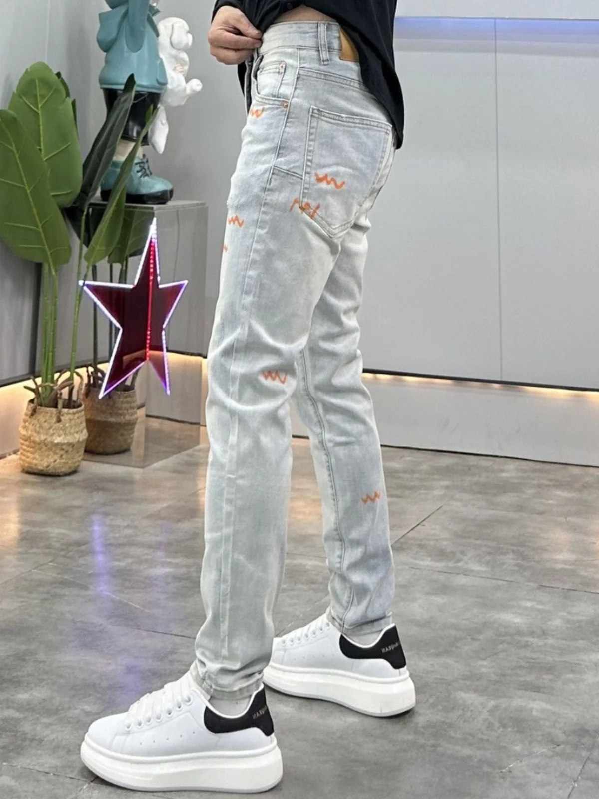 

New 2025 Men's Slim Fit Blue Jeans Elastic Printed High End Korean Sle Casual Wear Summer Jeans Youth Faion Resistant