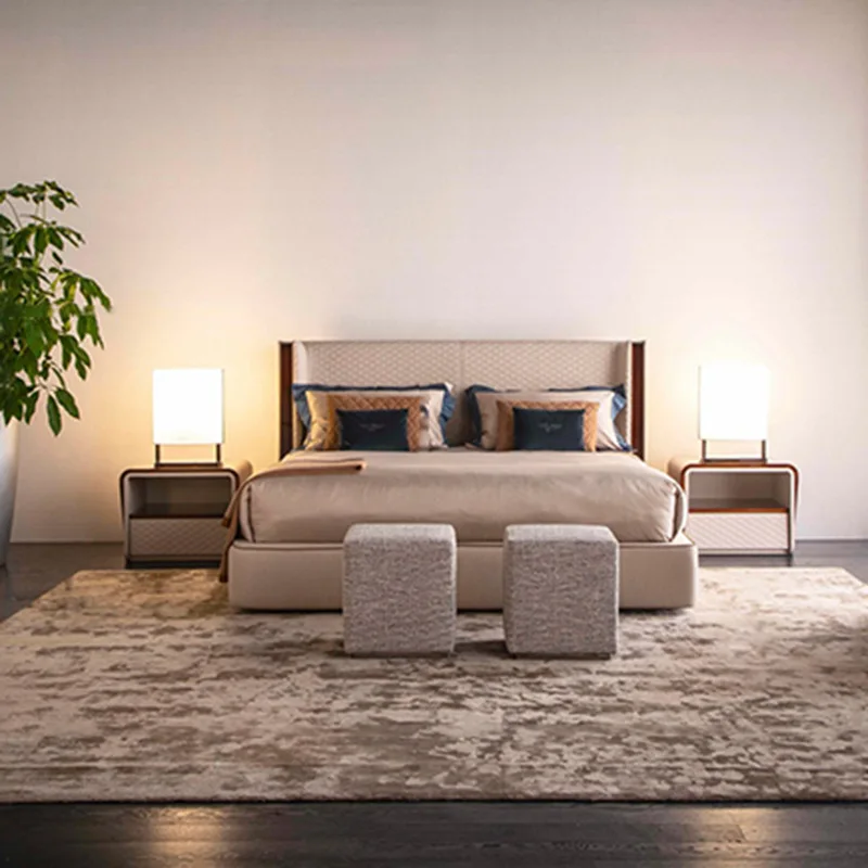 Cama de couro pós-moderna de luxo leve italiana