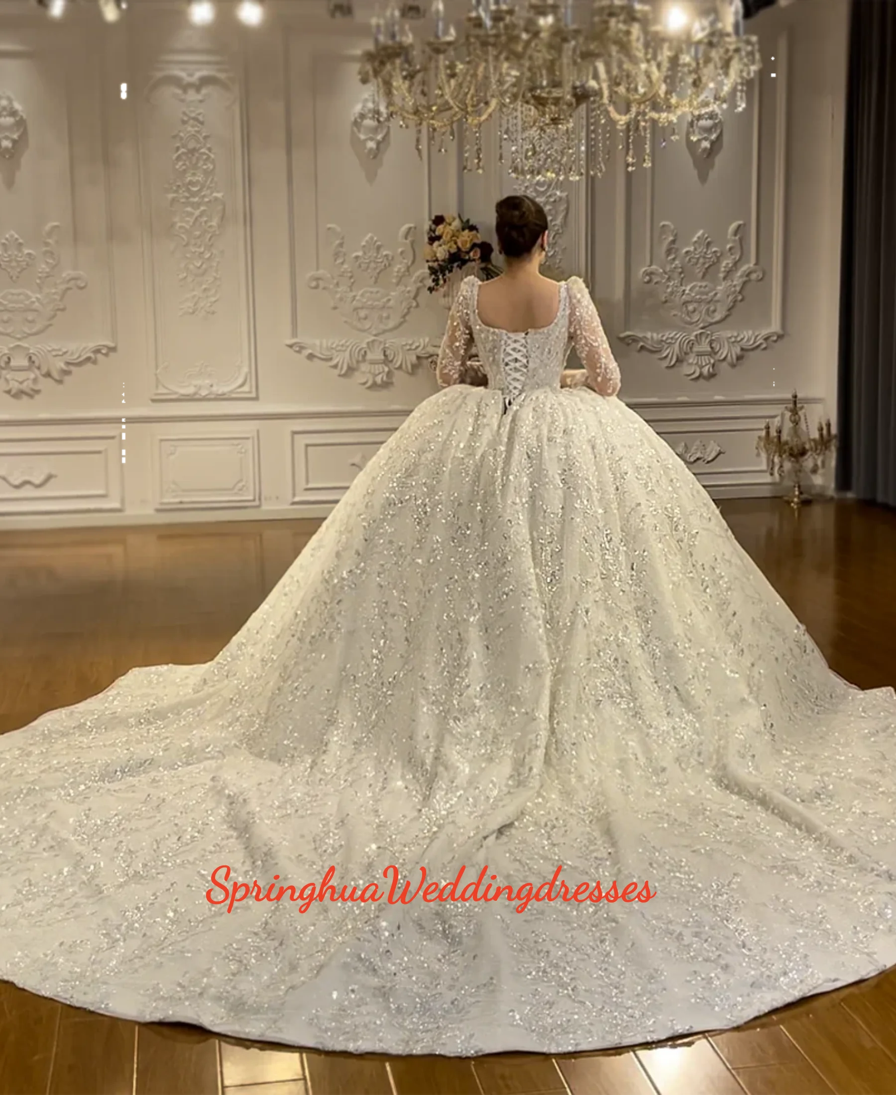 Customized Royal Lace Decorated Wedding Dress Exquisite and Luxurious Necked Formal Dress Elegant Long-sleeved Vestido De Novia