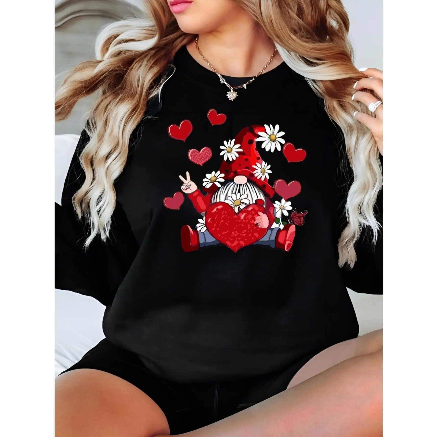 

Oversized Cute Valentine's Day Gnome Graphic Sweatshirt, Heart Daisy Print Crewneck Top, Funny Love Holiday Gift for Women