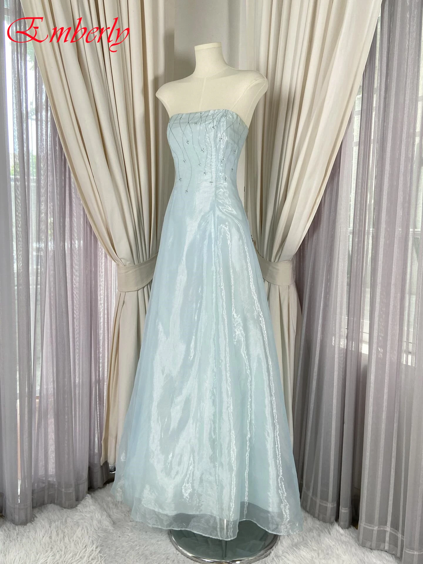 Abito da sera formale senza maniche senza spalline a-line personalizzato Abiti da celebrità moderni delicati Abito da festa di alta qualità alla moda