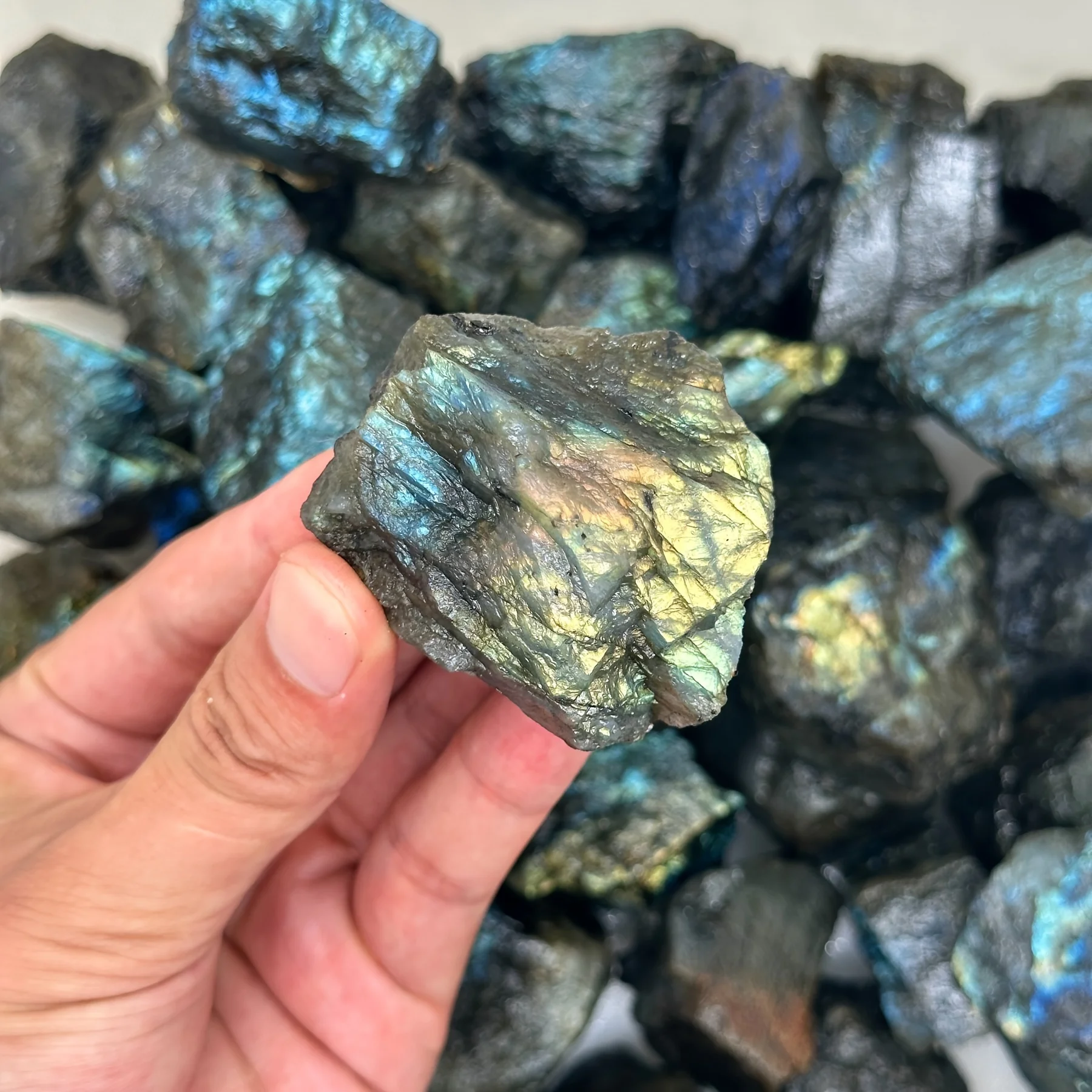 Natural Labradorite Raw Stone Healing Crystal Stone Home Decoration And Aromatherapy Stone Rough Gemstone Table Decor