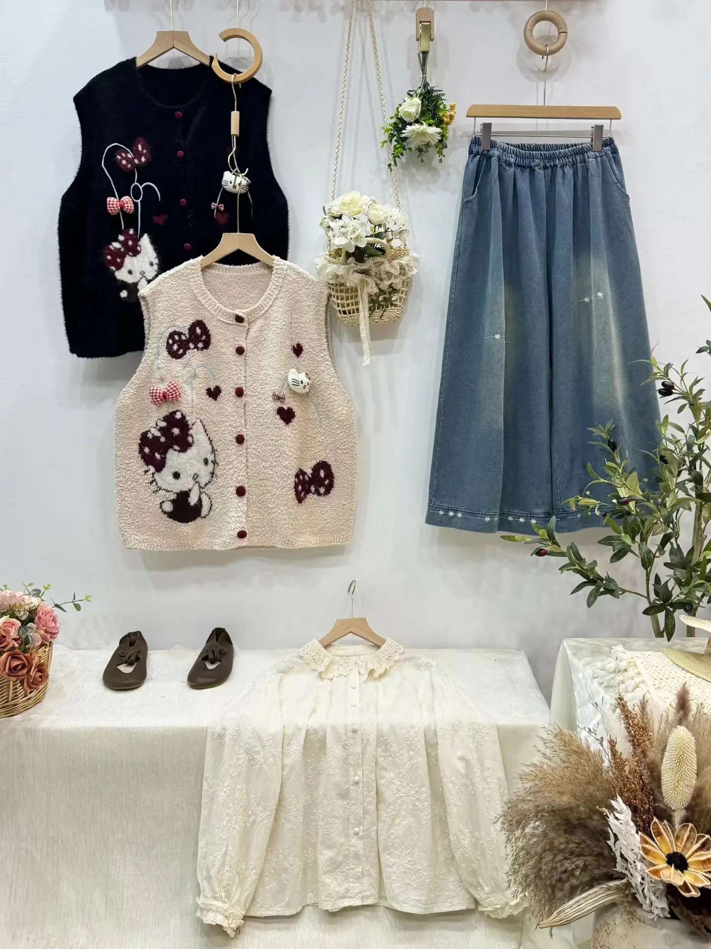

Cute Cartoon Knitted Vest round Ne Loose Warm Soft Girl's Sweater Thermal Top Casual Outerwear Faion Spring Collection