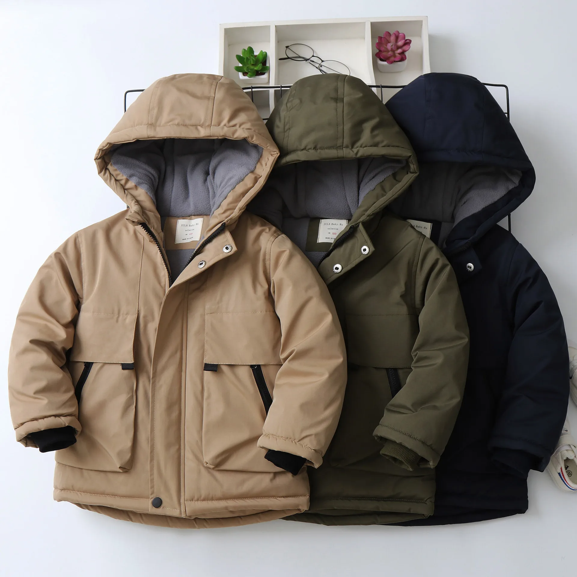 

Zhongda Children's Winter Warm Jacket with Thick Velvet and Hooded Windproof Pie to Overcome Outdoor Children's Boy Coat
