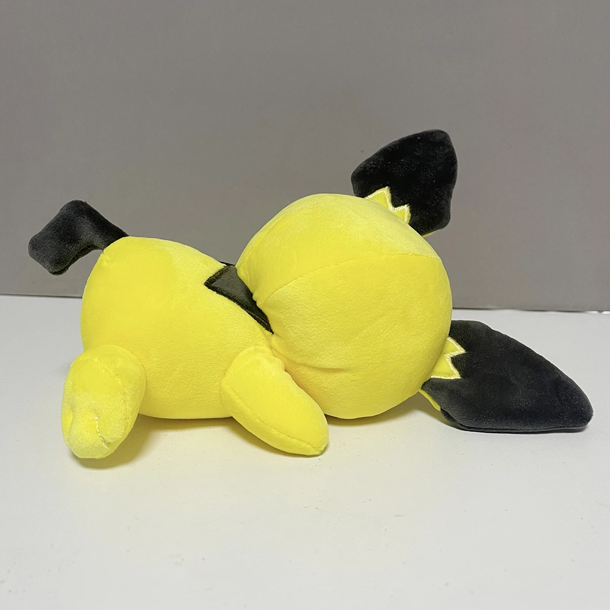 Pichu النوم أفخم محشوة الحيوان الرسوم المتحركة دمية لينة لطيف Pichu دمية هدايا عيد الميلاد