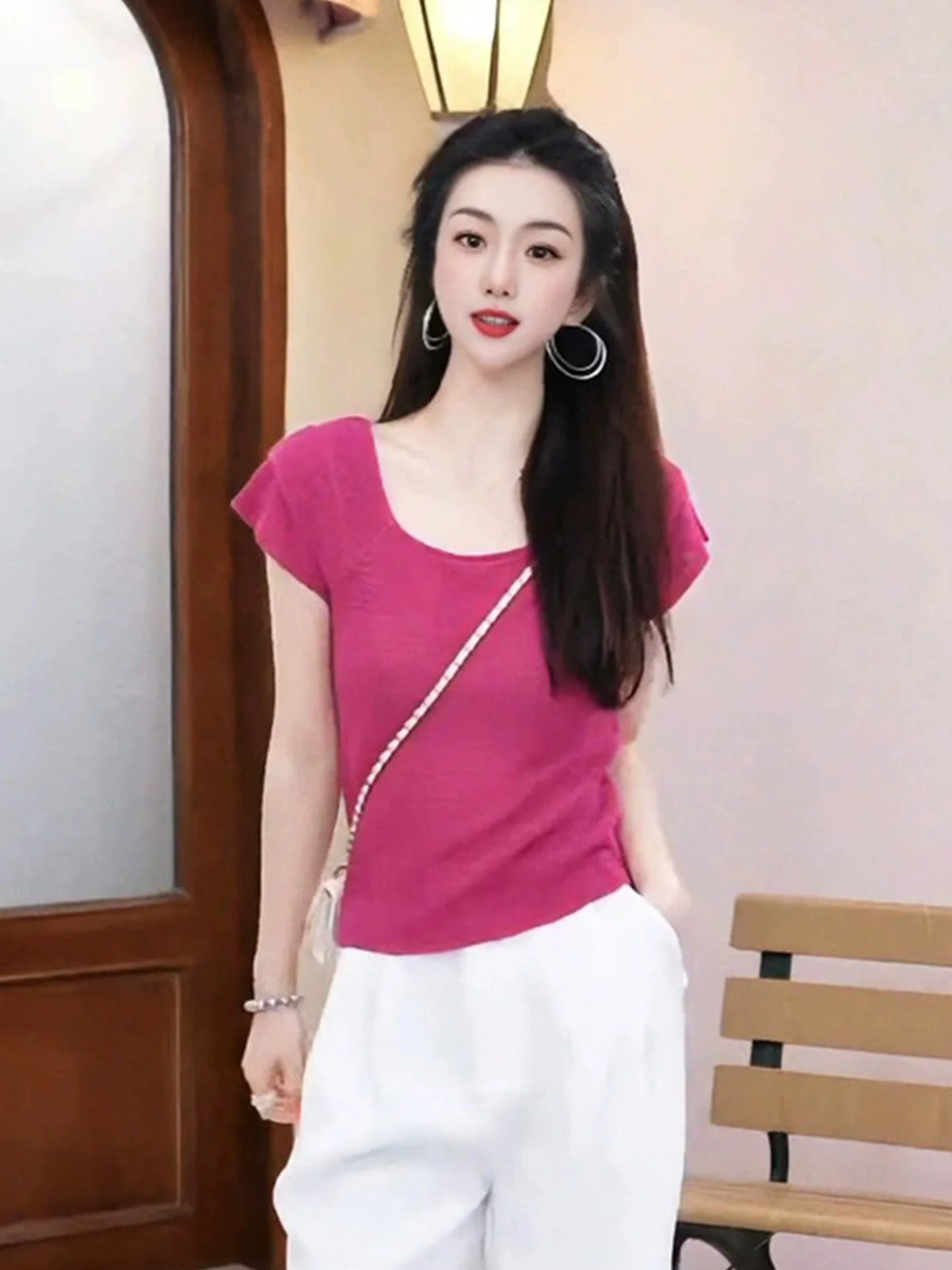 Słodki i elegancki top z dzianiny z jedwabiu lodowego, koreańska moda, słodki styl, lato 2025, damski, mieszanka jedwabiu, modny.