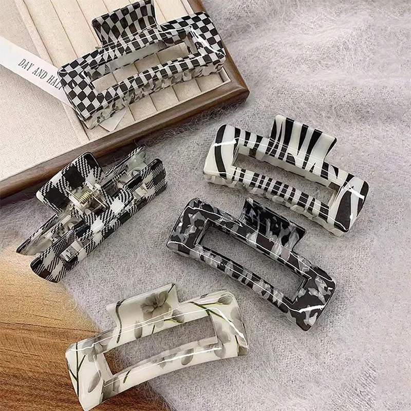 

1pc black and white checkerboard square grip clip, large back of head plate hair shark clip,