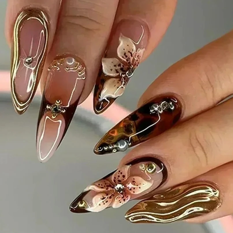 

Brown Flower Gold Metal Ripple Pearl Rhinestone Almond False Nails Long Pointed Fake Nails Art Press on Nails Charm Manicure Tip