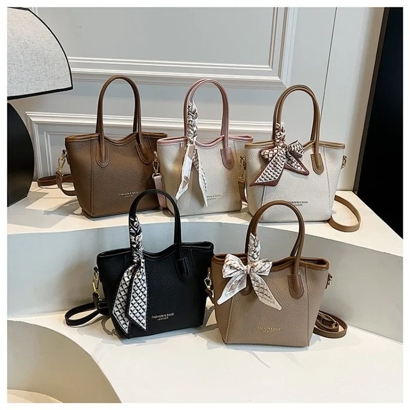 

Chic Parisian Designer Tote Bag For Women Luxury Leather Crossbody Handbag Vintage French Large Capacity Minimalist Diaper Bag
