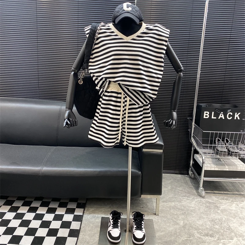 

New 2022 fashion Designer Loose Casual V-neck stripe Sleeveless shoulder pad Vest T-shirt Drawstring High waist short Sport suit